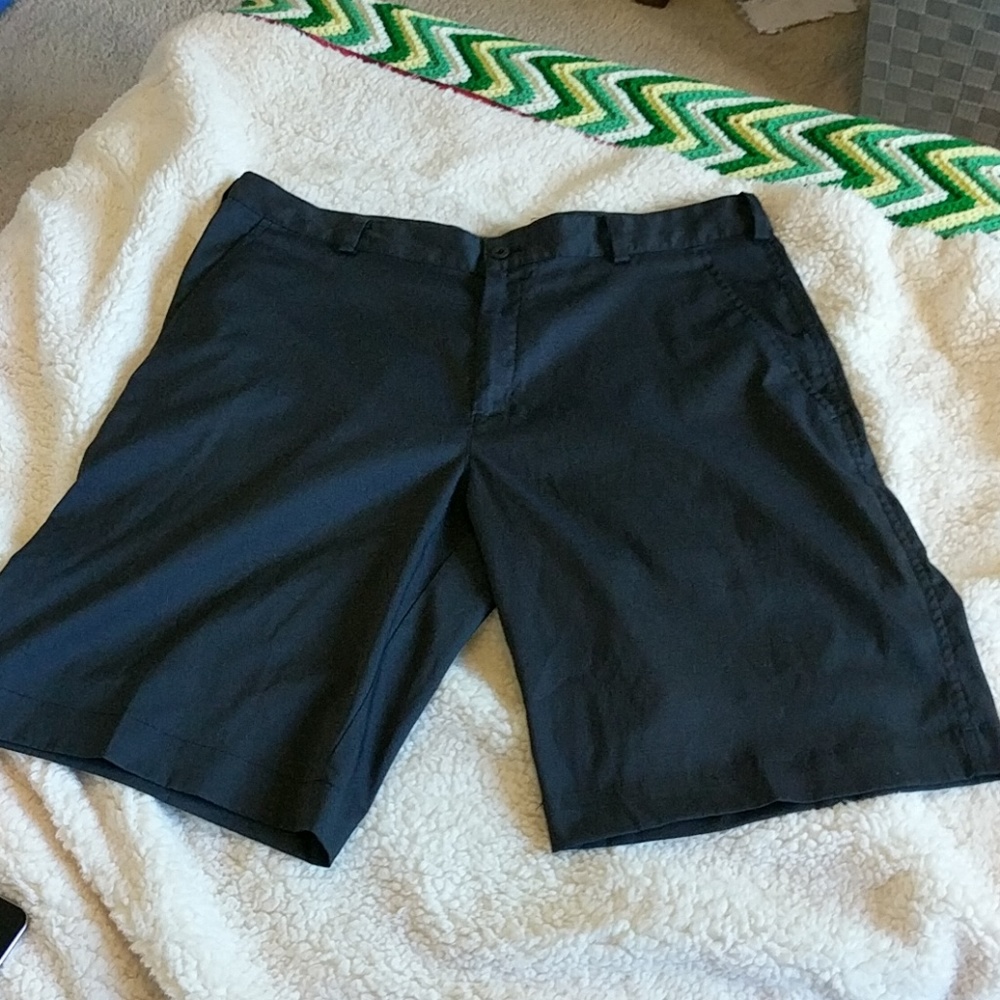 Nike golf shorts size 34